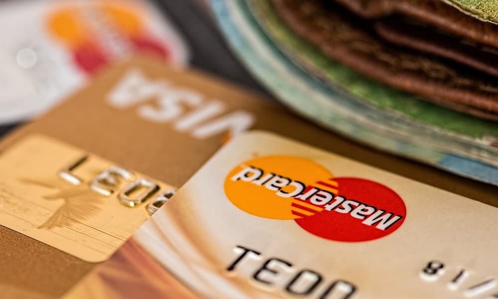 Jakie są faktyczne korzyści płynące z posiadania karty kredytowej?