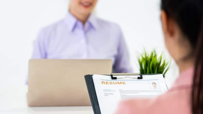 Generator CV a tradycyjne CV – który sposób wybrać?