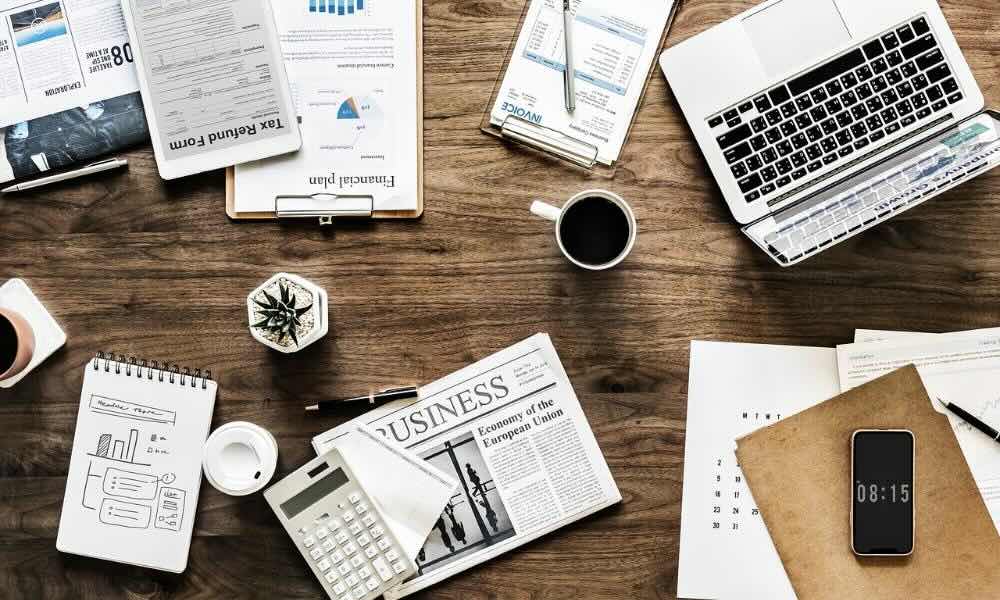 Jak psychologia tłumu wpływa na inwestowanie na giełdzie?